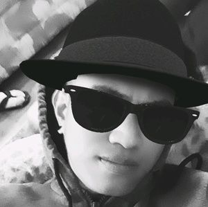 Meet your Posher, Carlo